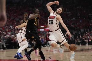 申京：从没有惧怕过与追梦对位 非要说的就是有点生气