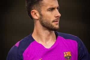 巴萨官方：霍安-加西亚左膝内侧半月板撕裂将手术，预计伤缺4-6周